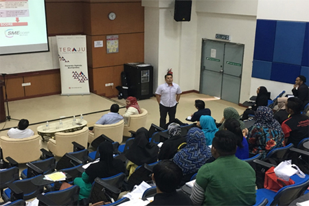 Ceramah daripada En. Esmawady Mohd Esa selaku wakil daripada SME Coporation Malaysia