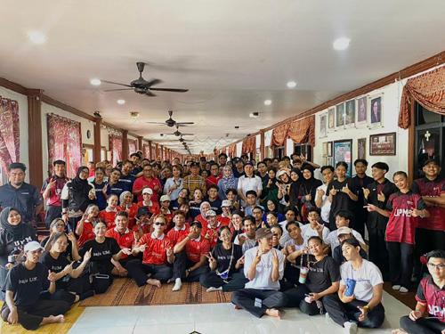 PUTRA BAKTI SATU SUARA SATU BUDAYA ERATKAN HUBUNGAN UNIVERSITI DAN KOMUNITI RUMAH PANJANG
